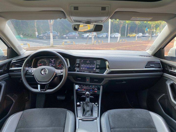 Volkswagen Jetta  2020