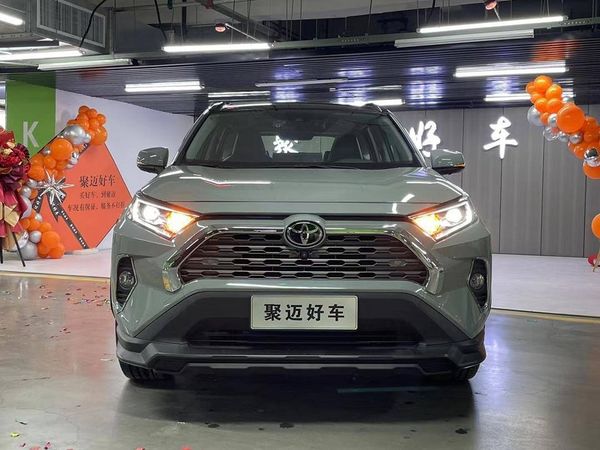 Toyota RAV4  Volume: 2.0 liters,  Power 171 hp RHD 2019 