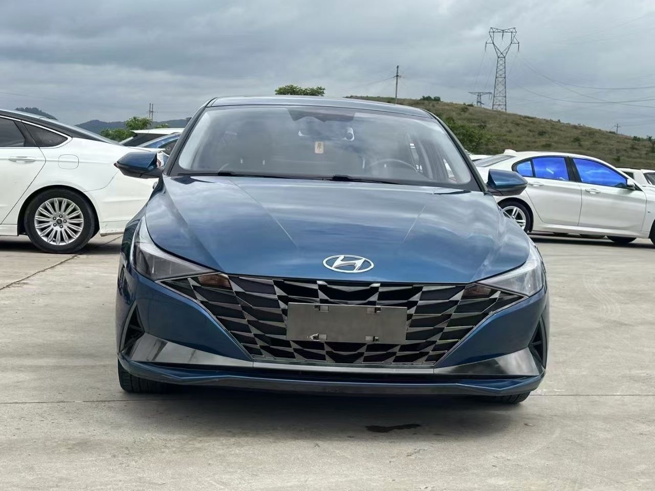 Hyundai Elantra four-cylinder engine 2021