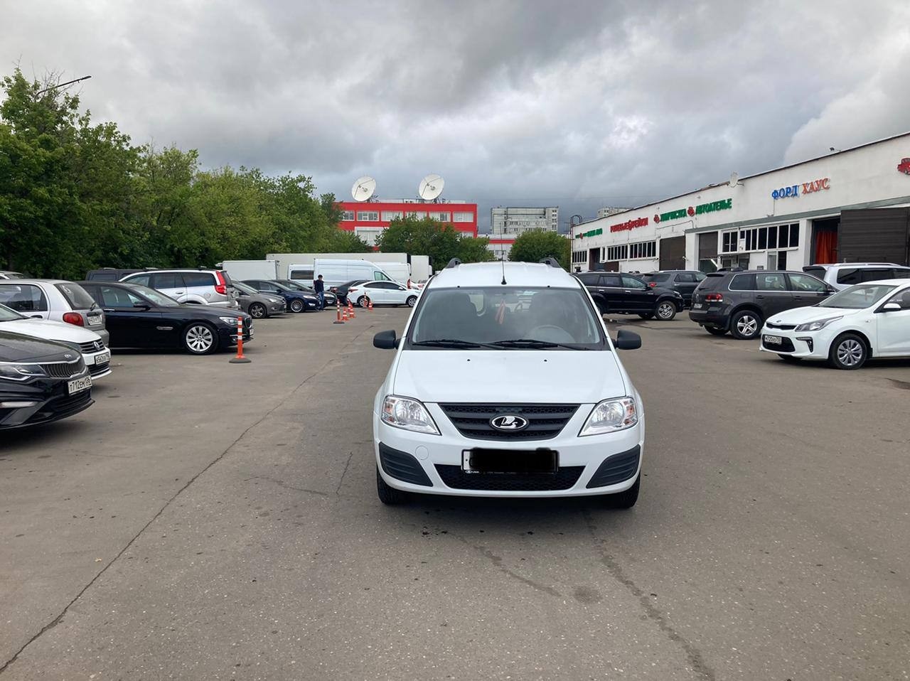 LADA LARGUS 1.6 MT liters 106 hp 2020