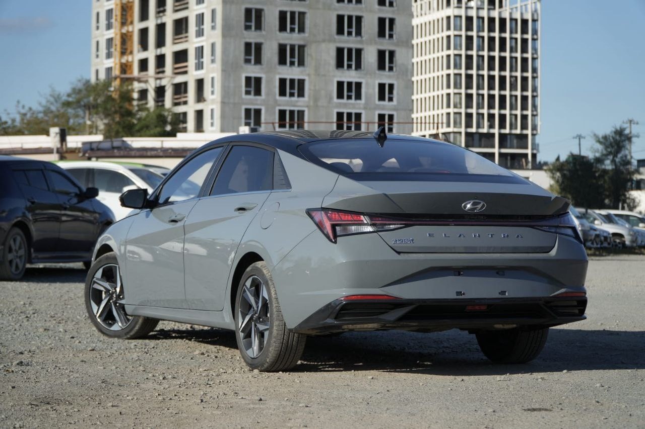 Hyundai  Elantra  2020