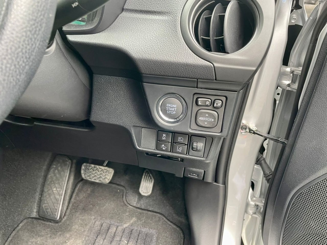 Toyota Corolla Fielder 1.5 lite 2023r