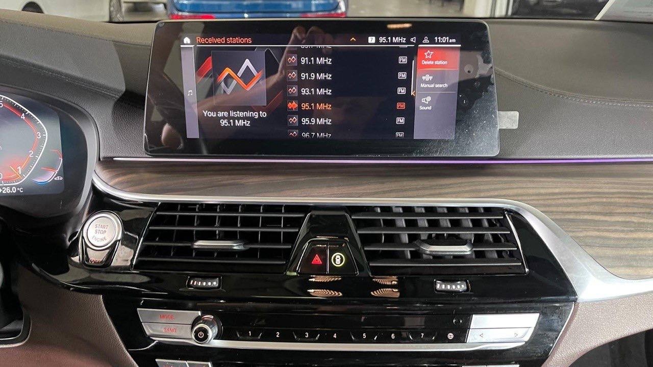 BMW 530i 2 liters, petrol  - Drive: 2WD 2020