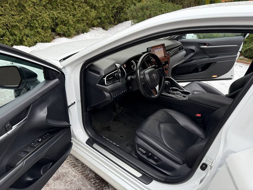 Toyota Camry 2.5 249hp 2021,