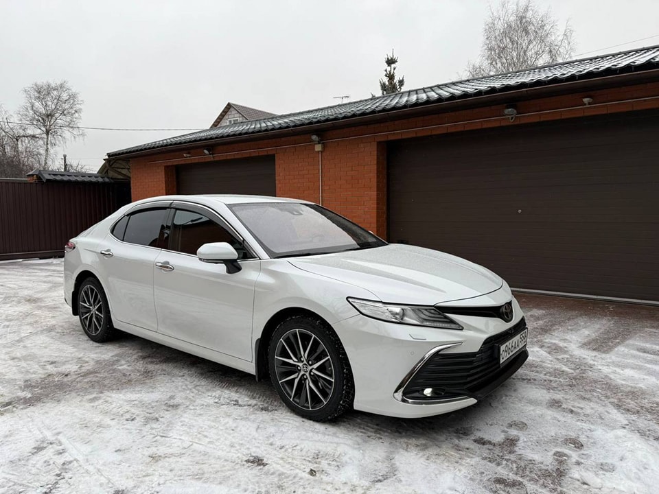 Toyota Camry 2.5 249hp 2021,