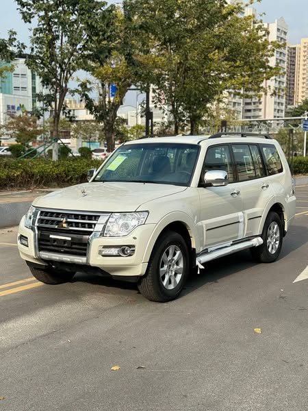 Mitsubishi Pajero  3.0L 2021