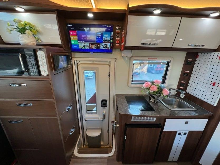 HOME ON MOTORWAY 2021