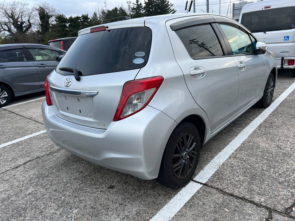 TOYOTA VITZ 2020
