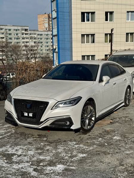 Toyota Crown RS 2020