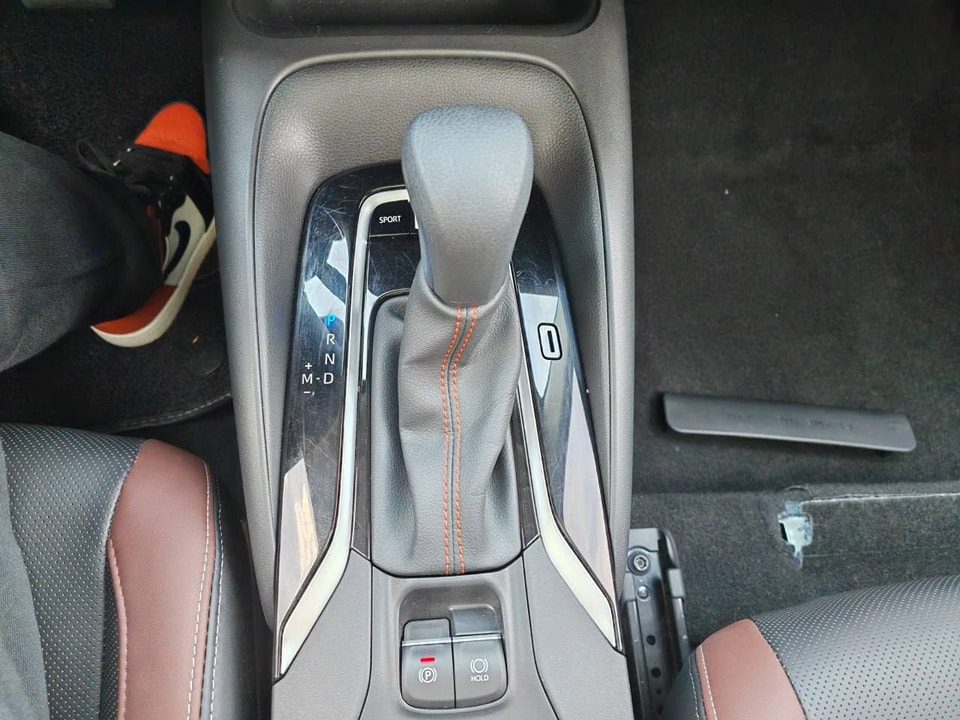 TOYOTA COROLLA 1.8 / 1.2T S-CVT 116 hp HIGH 2022