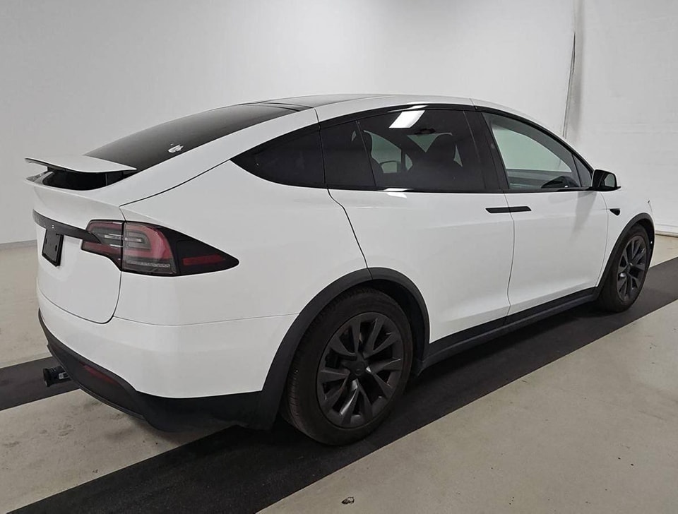 TESLA MODEL X 2023