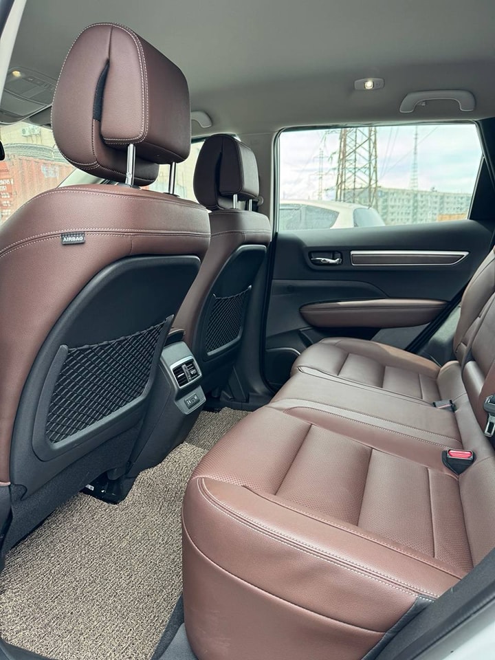 Samsung QM6 crossover 2020