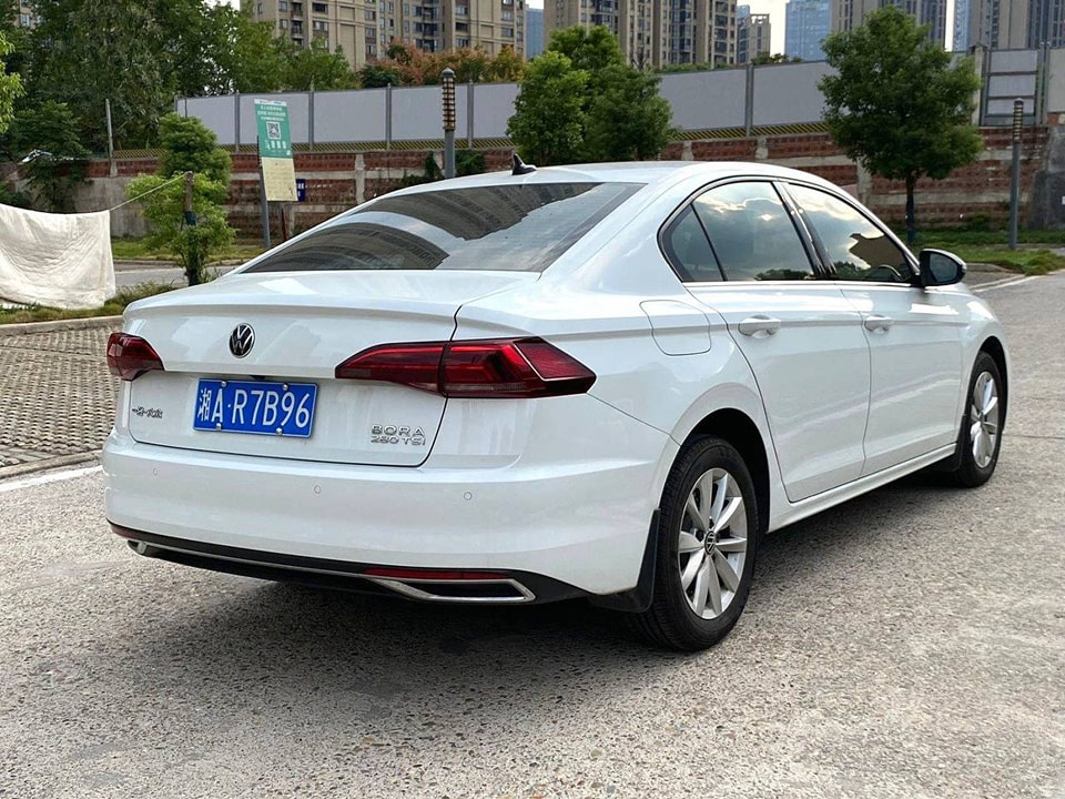 Volkswagen  1.4 liters, turbo 2021 