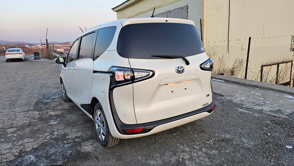 Toyota Sienta  Hybrid 2019