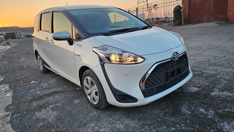 Toyota Sienta  Hybrid 2019