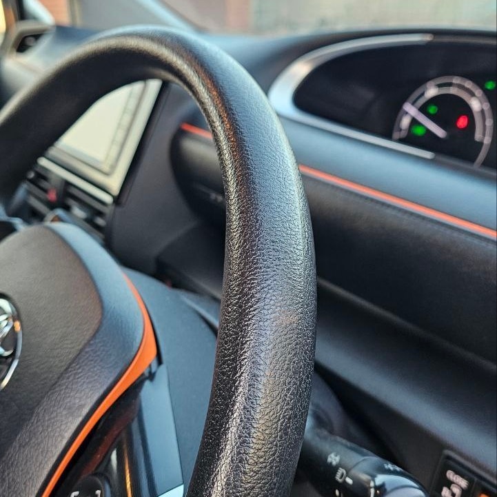 Toyota Sienta  Hybrid 2019