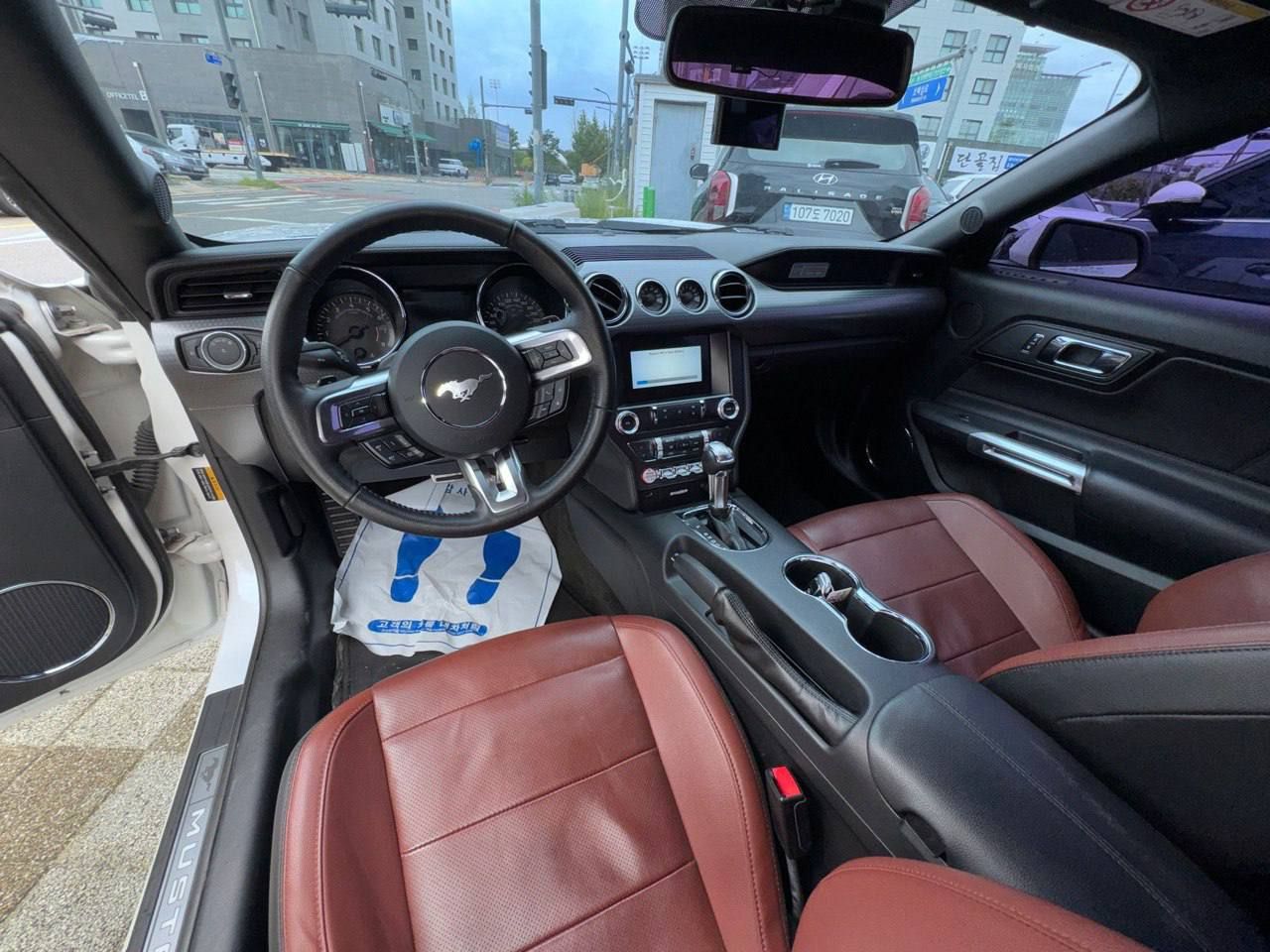 FORD MUSTANG COUPE 2017