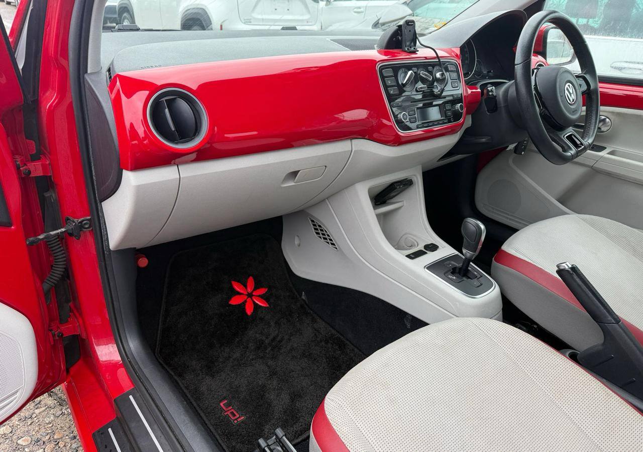 Volkswagen UP 2013