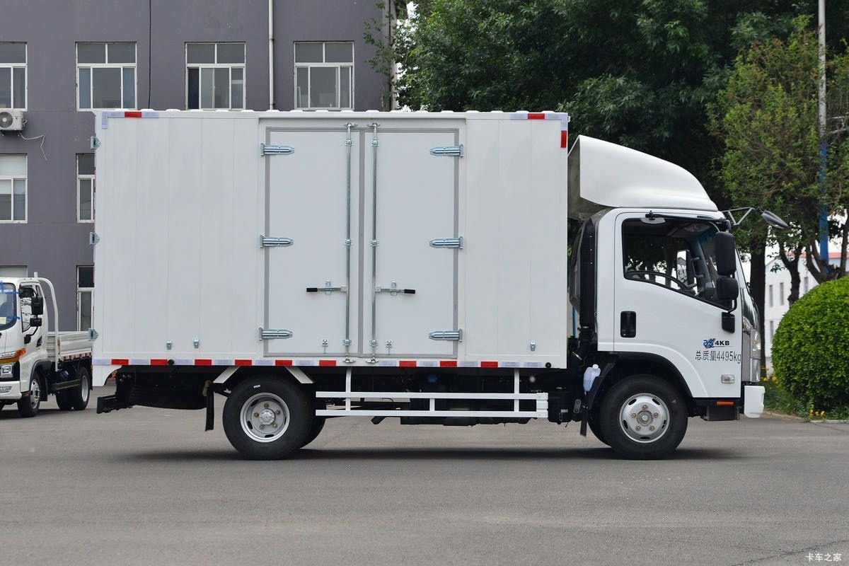 ISUZU ELF 2500cc 2024