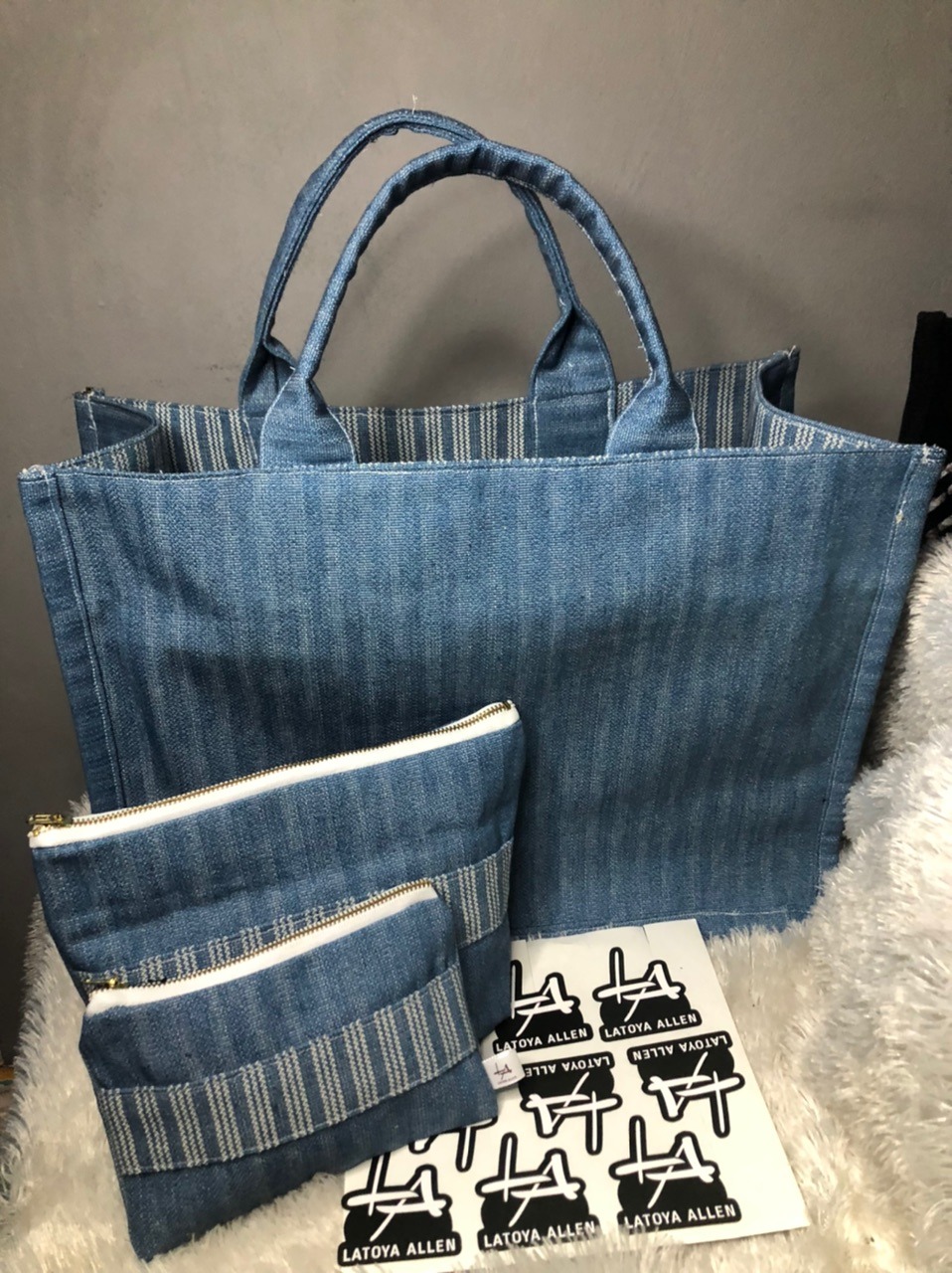 H  U D A H   Book Tote bag set