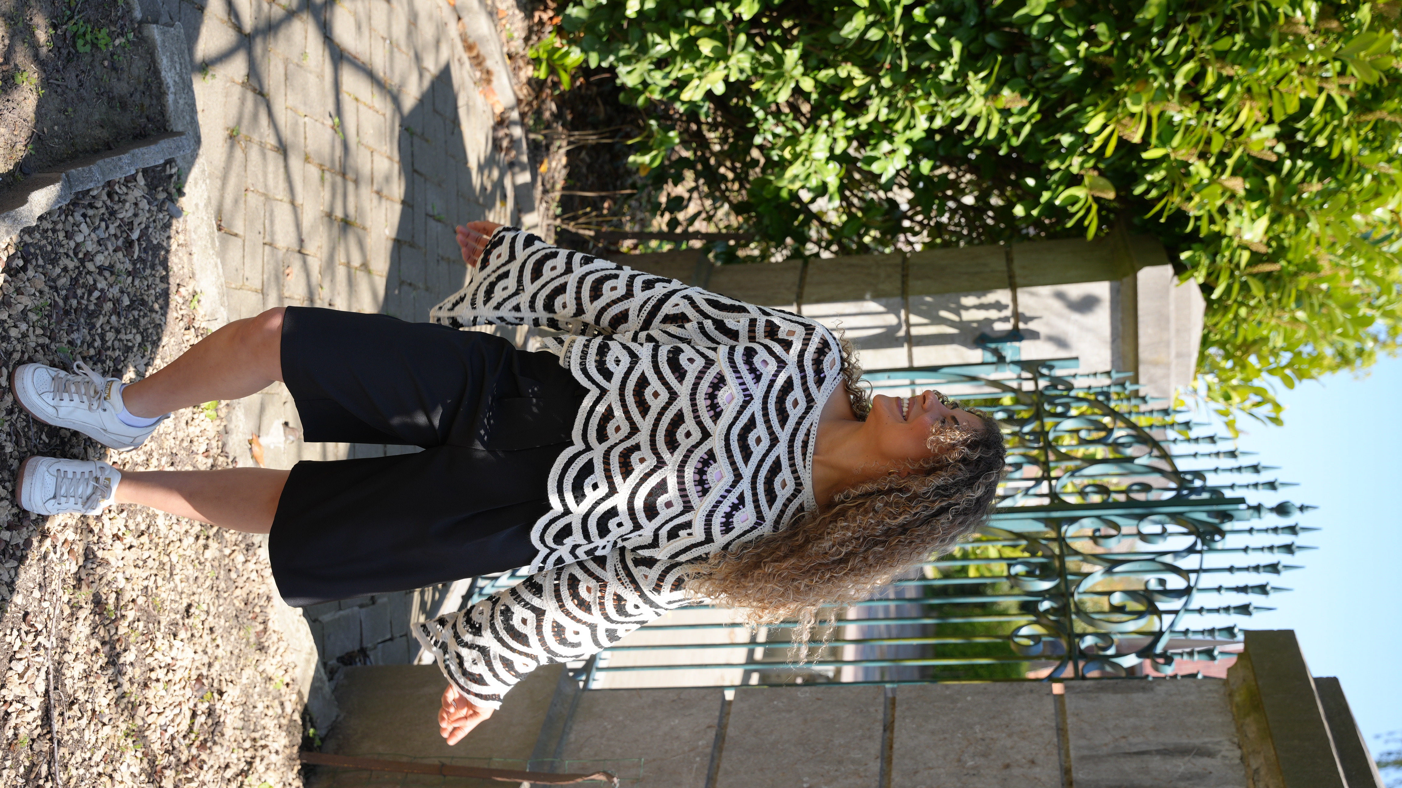 Pull crochet Carine noir et blanc