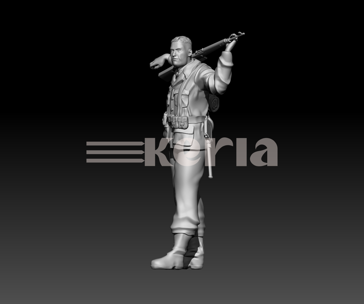 Soldat allemand WW2 tenant son fusil sur les épaules