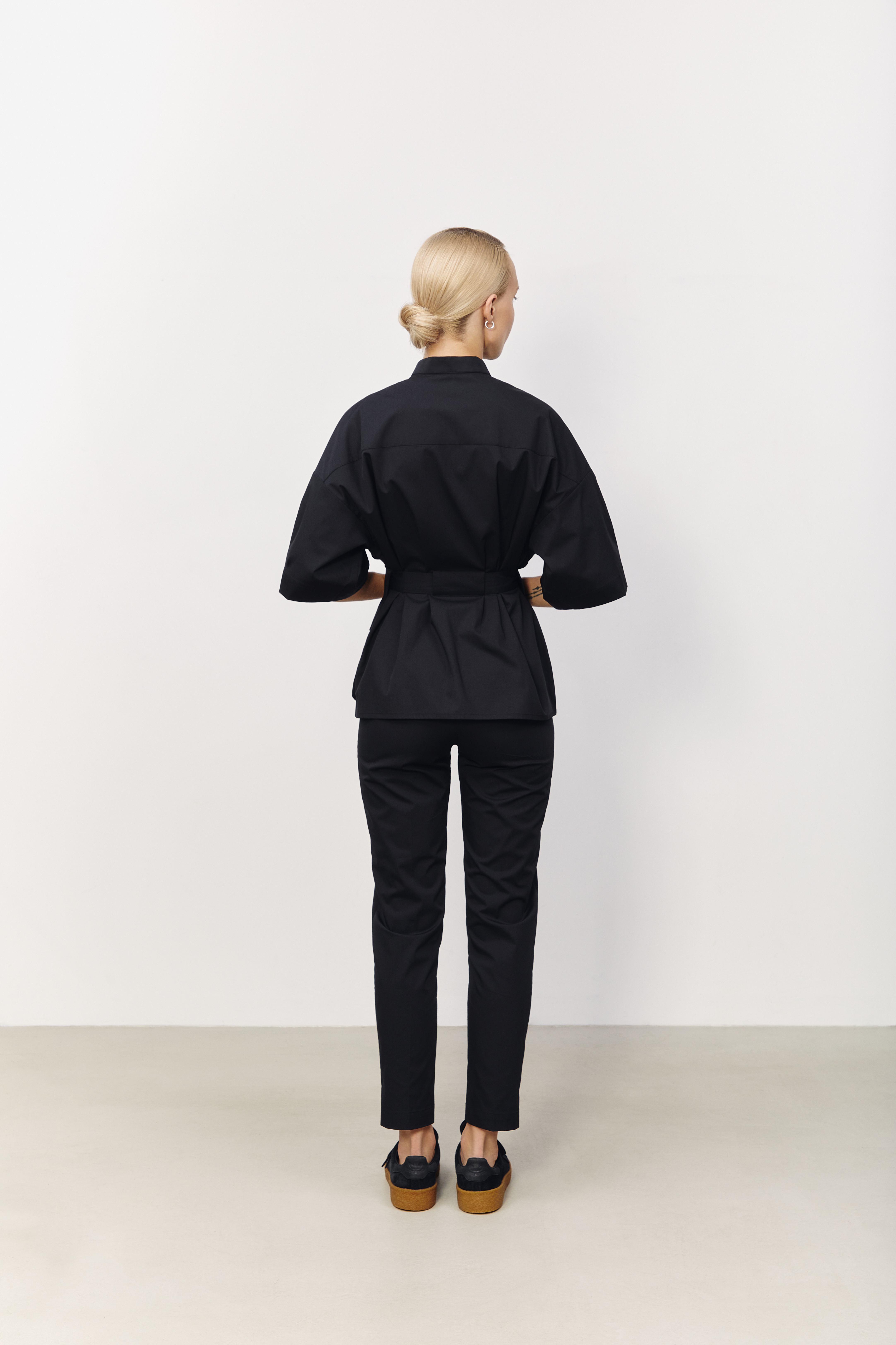 hellomyuniform woman's black MEDICAL SHIRT 002