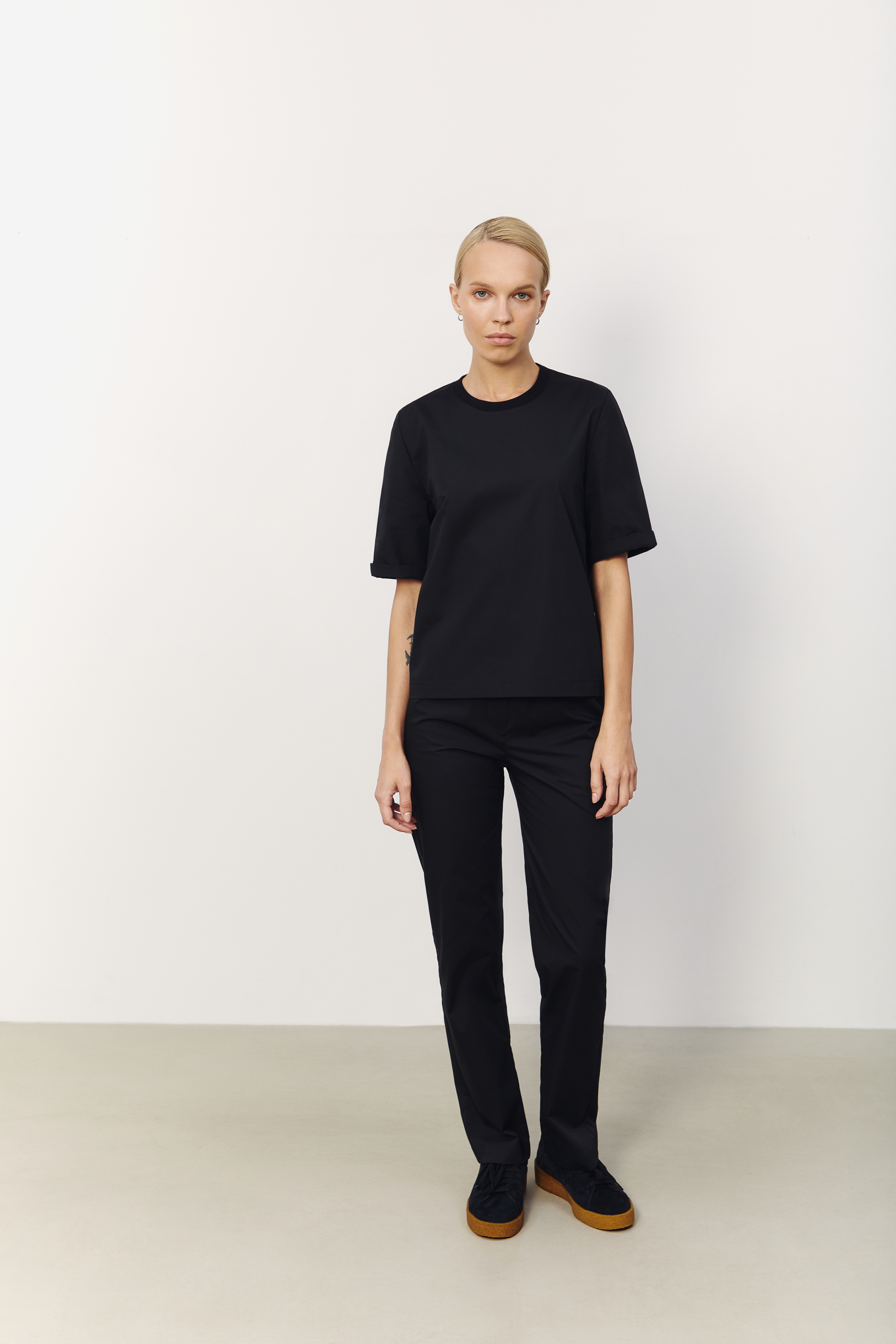 hellomyuniform woman's black TOP 005