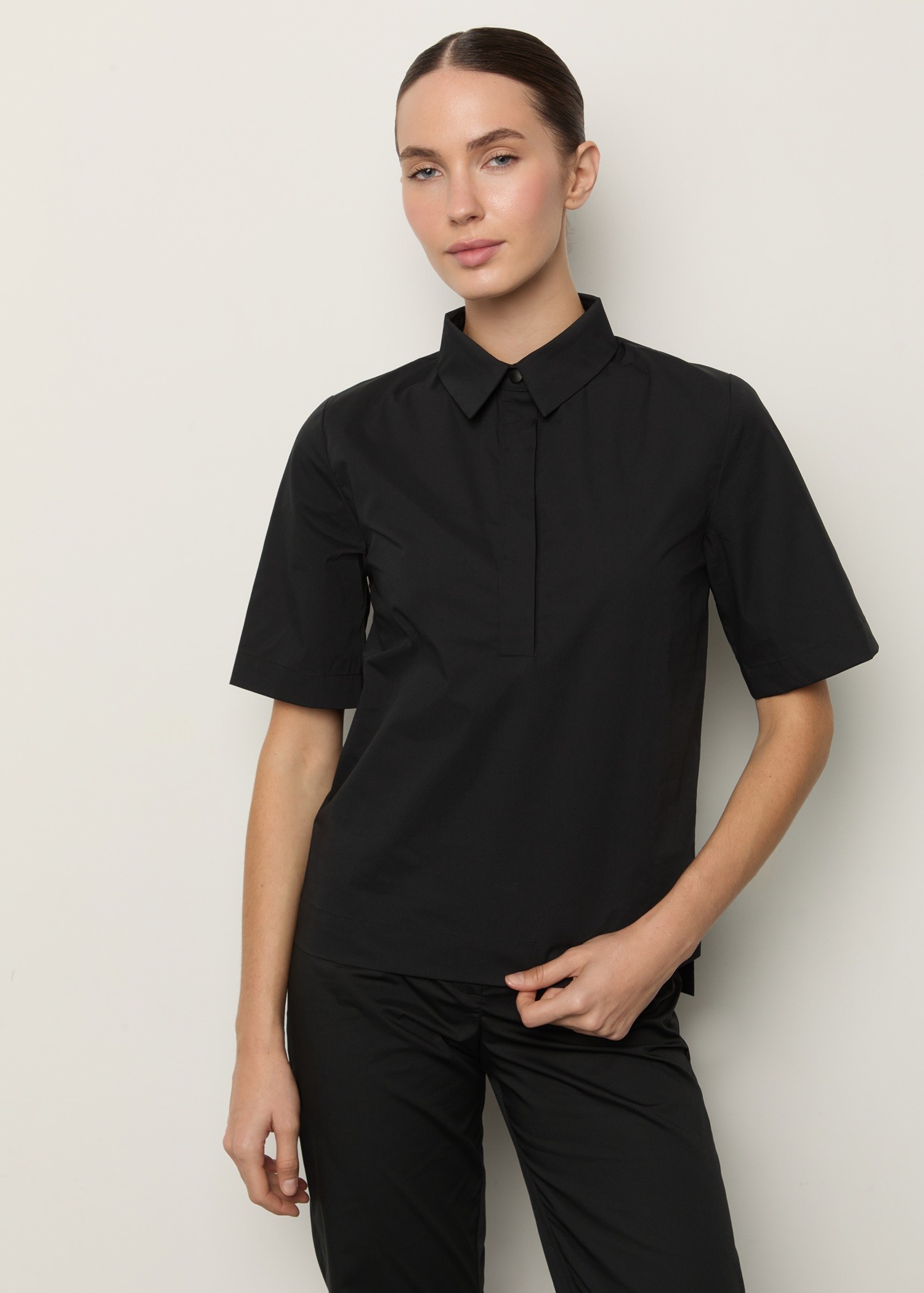 hellomyuniform woman's black TOP 001