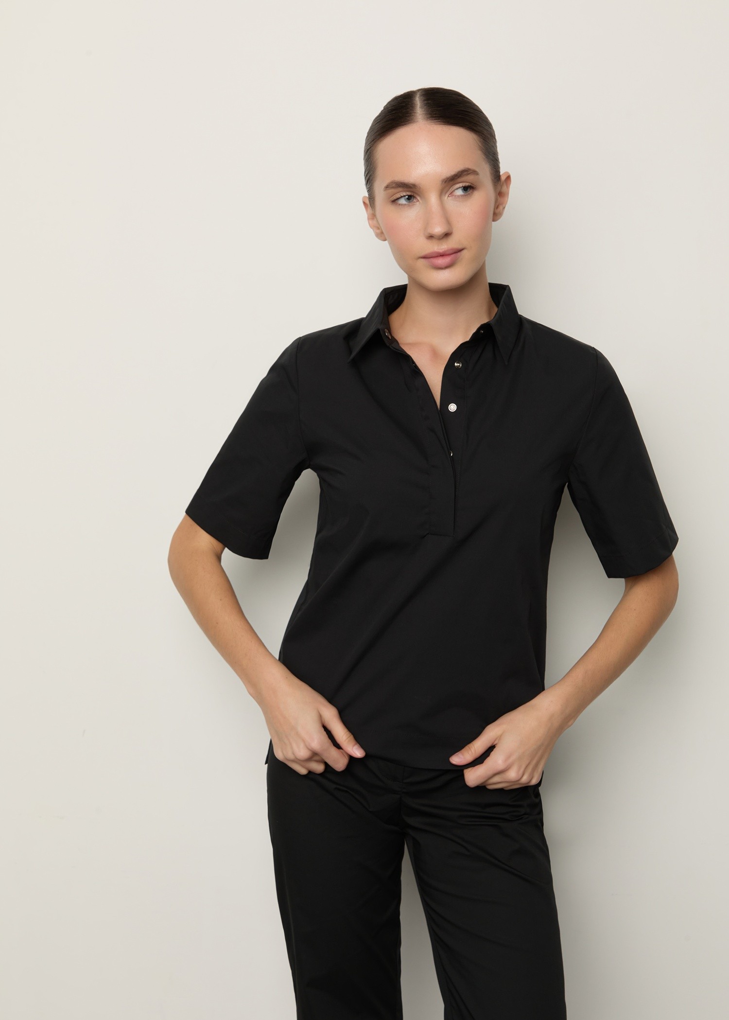 hellomyuniform woman's black TOP 001