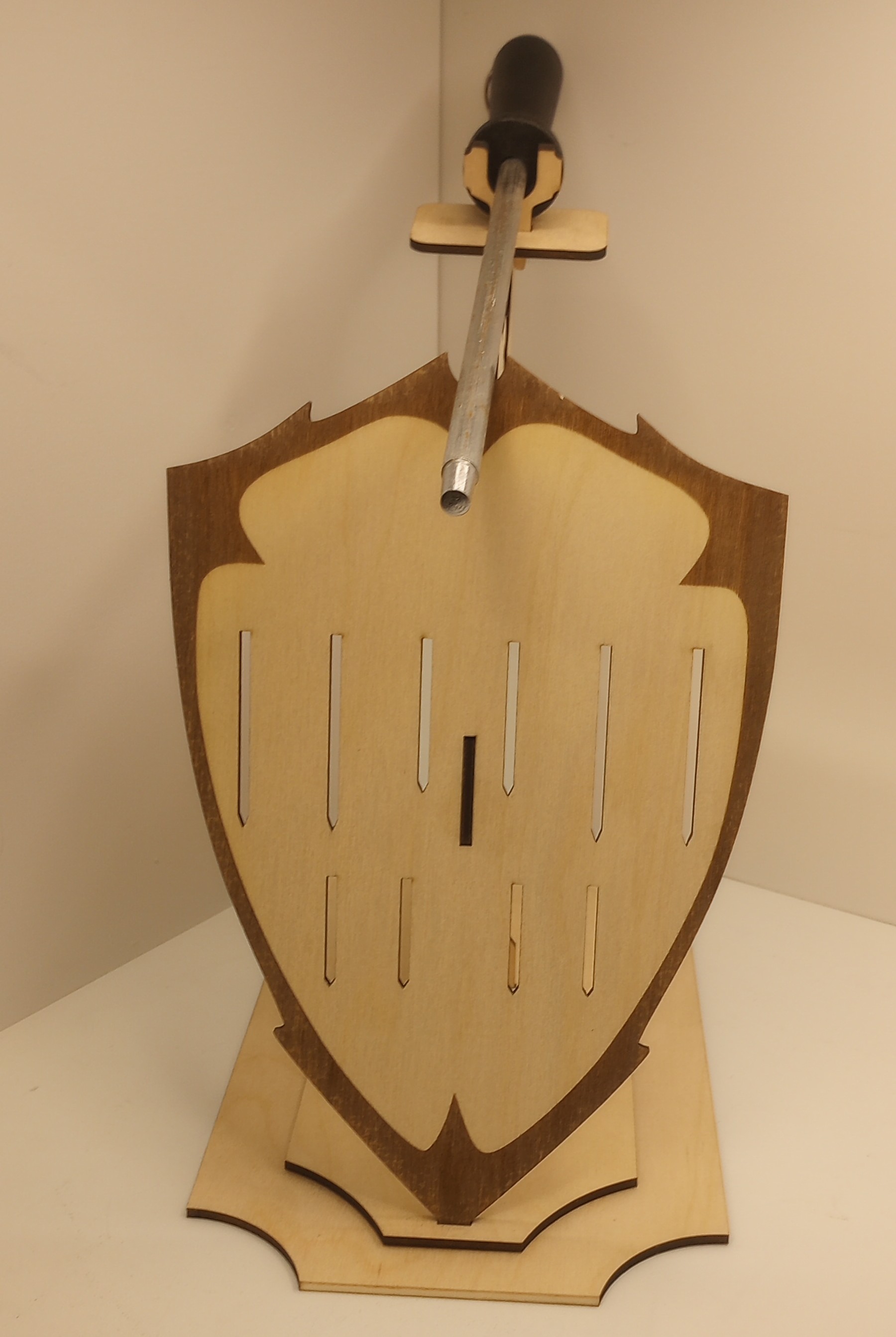 Kitchen knife display SVG file. Knight and chef included...