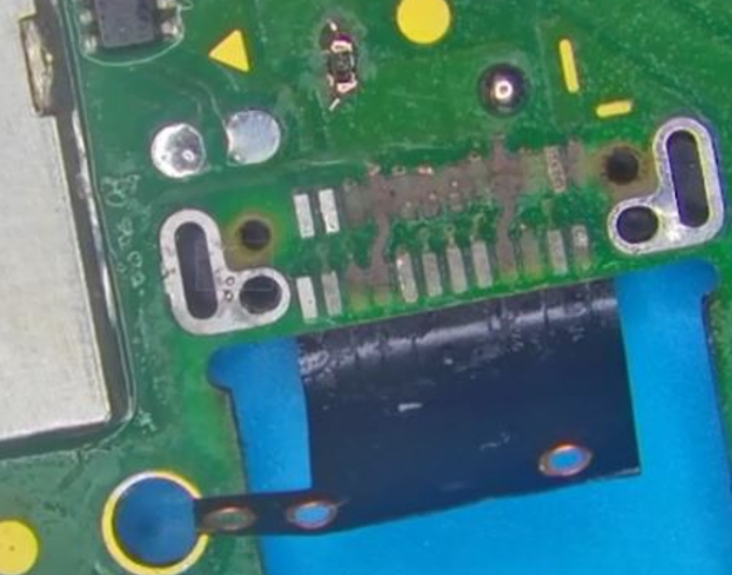 RIPPED TRACES USB C FIX