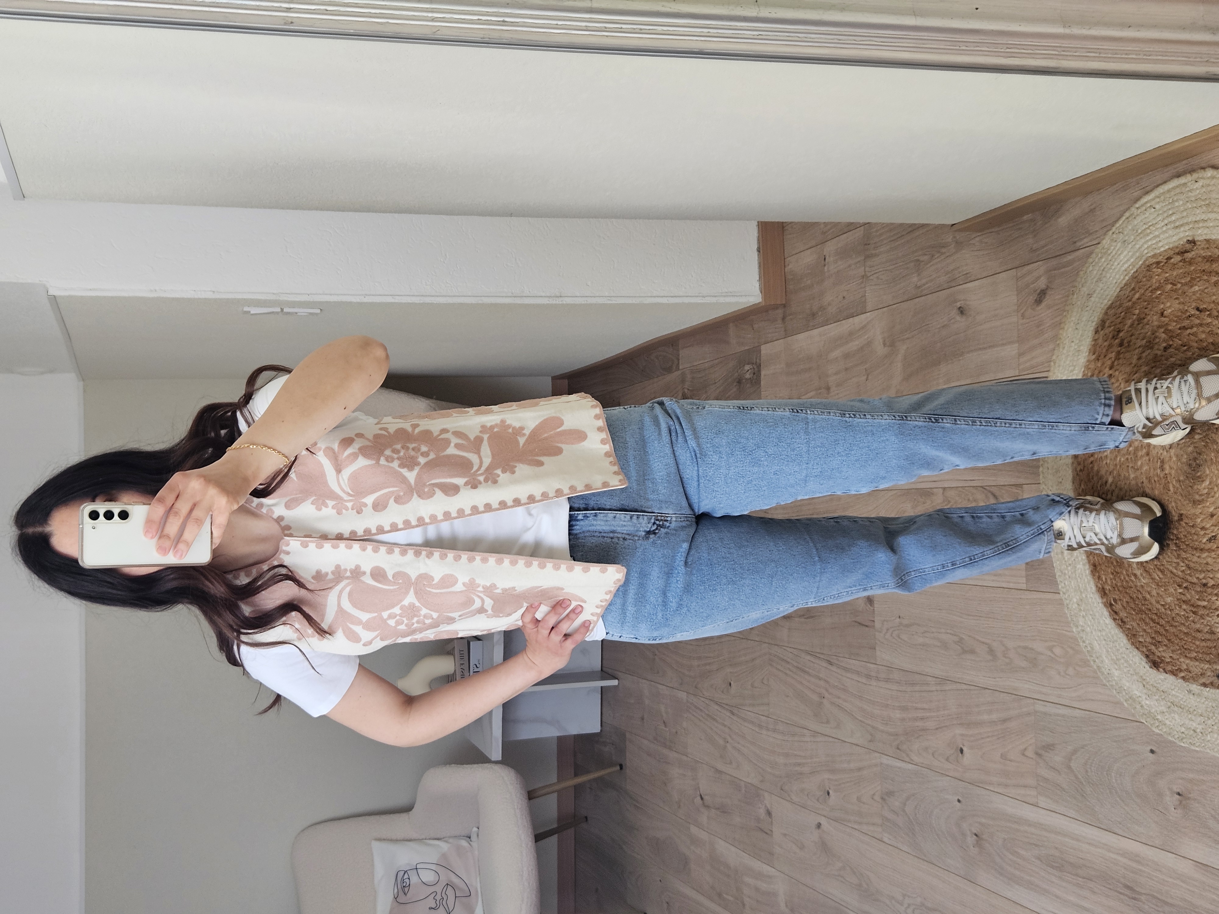 Le jean avec ourlet asymétrique