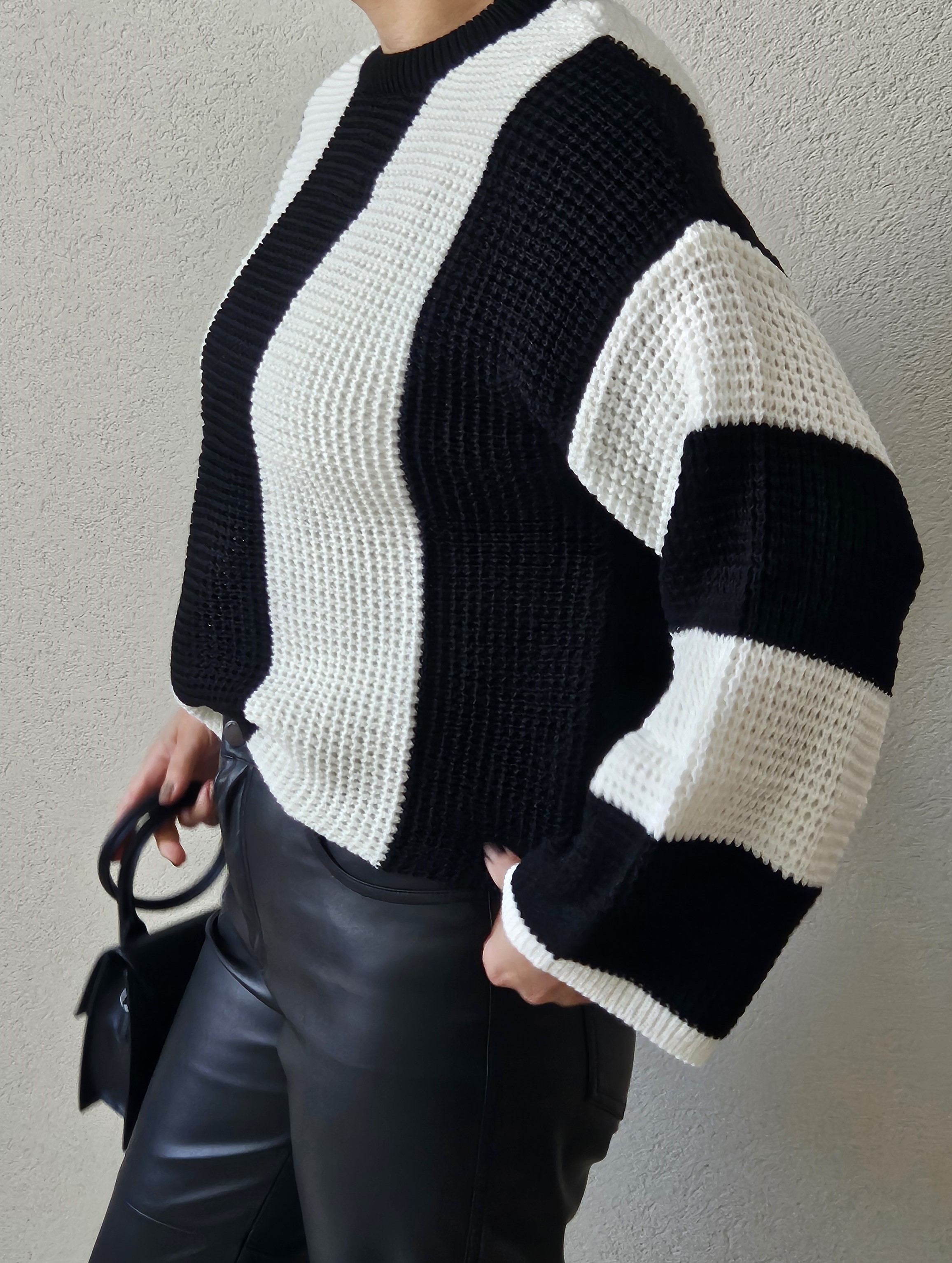 Le pull noir et blanc