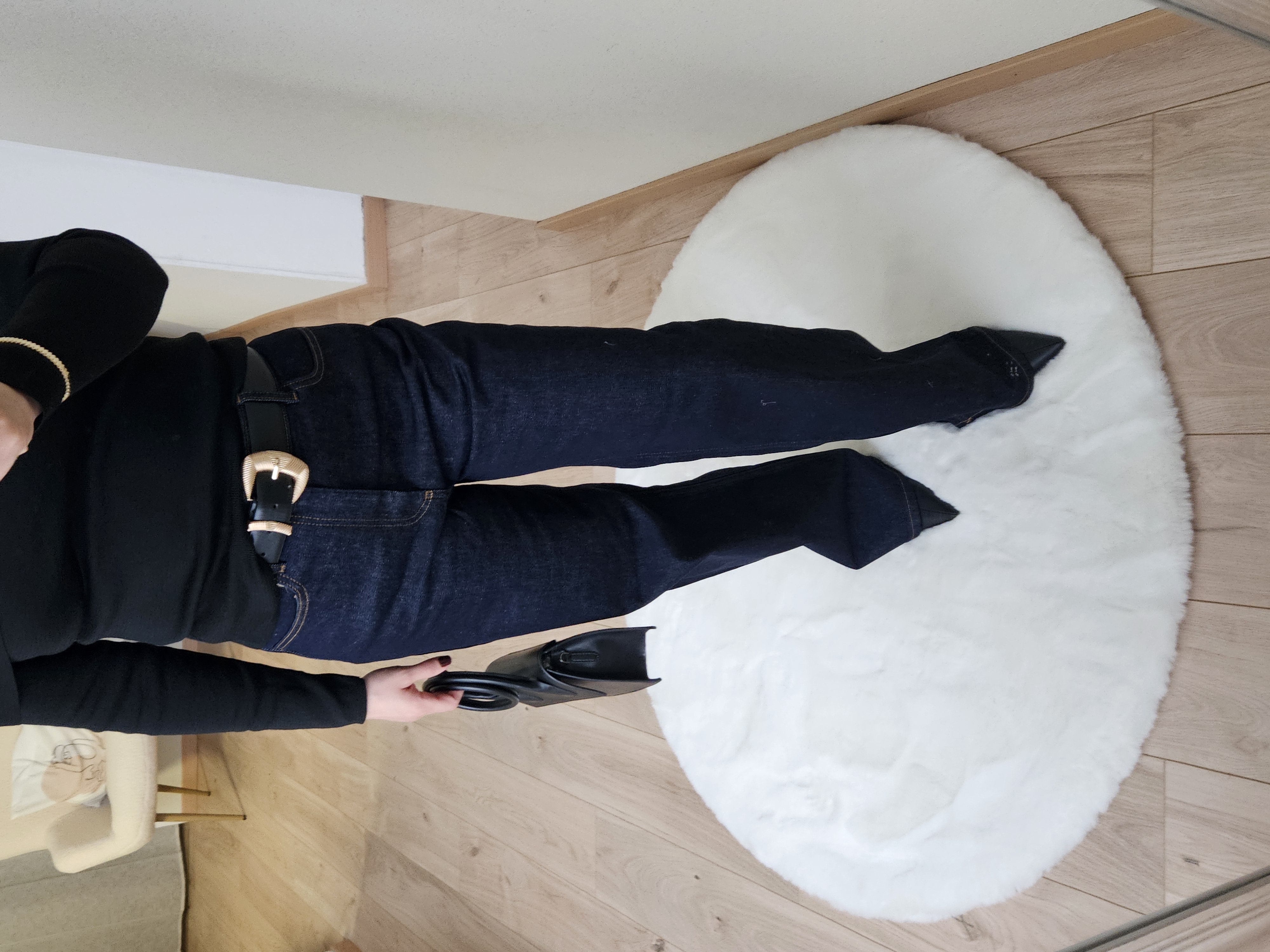 Le jean wide leg (sans la ceinture) 