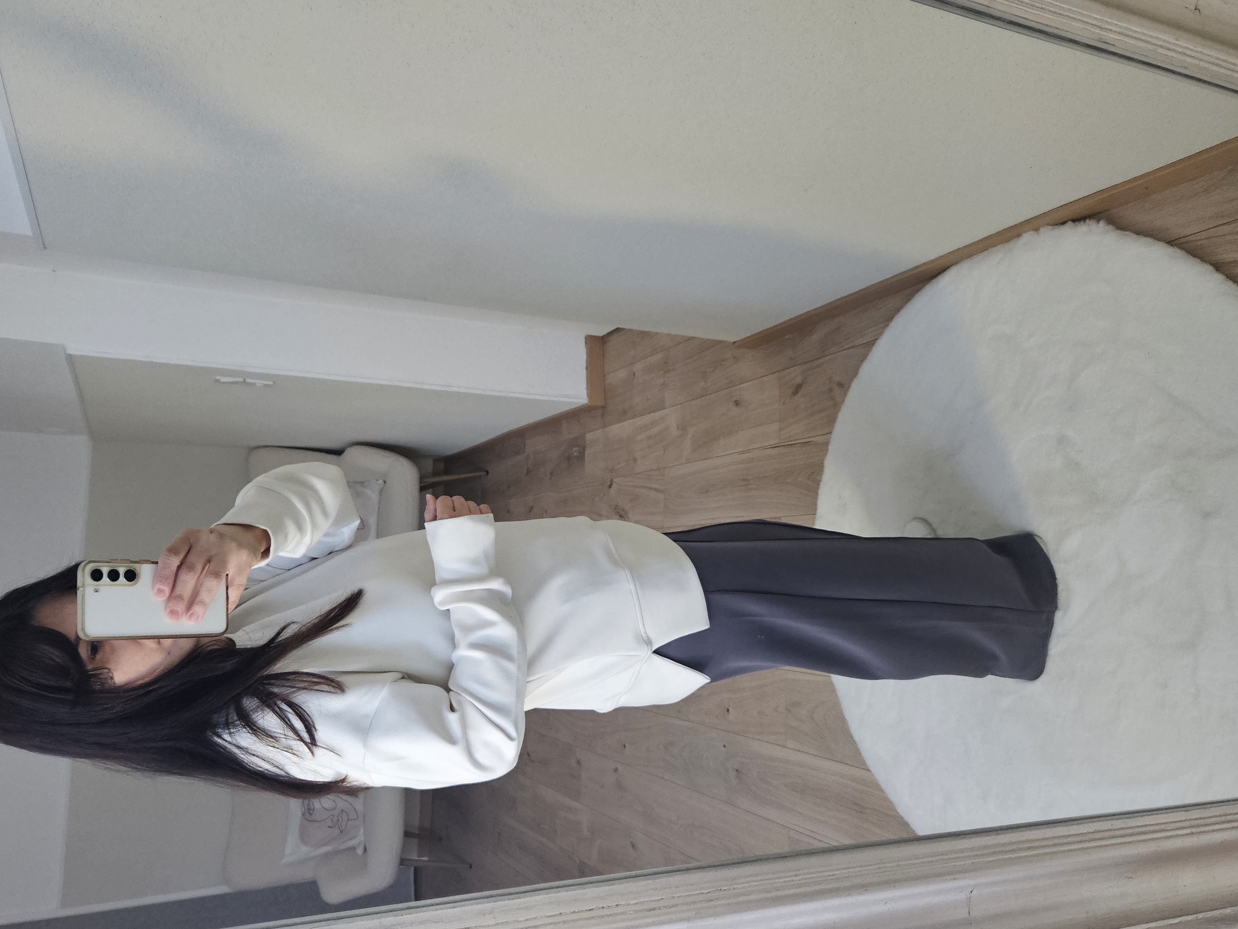 Le sweat blanc cassé