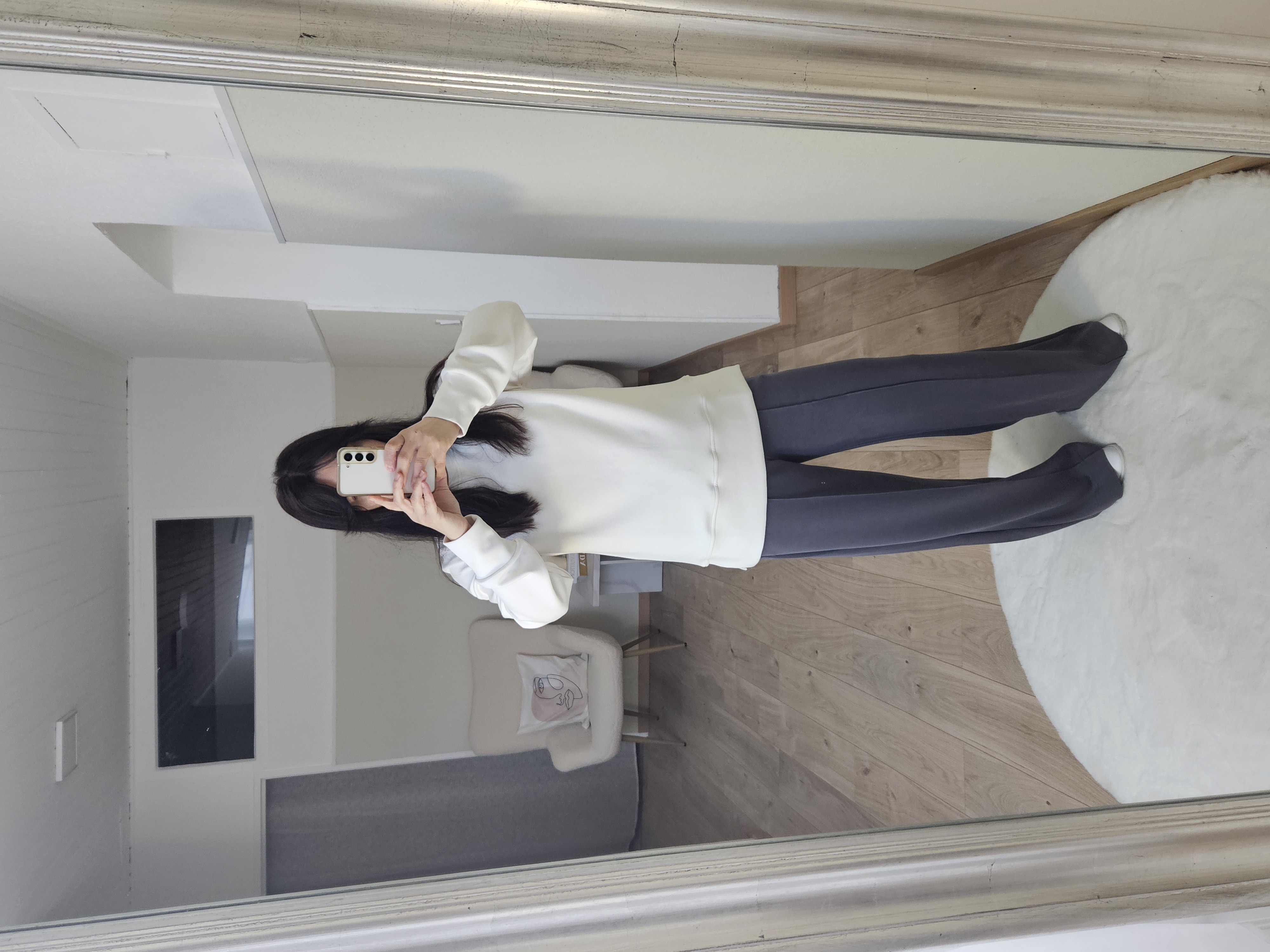 Le pantalon bleu gris