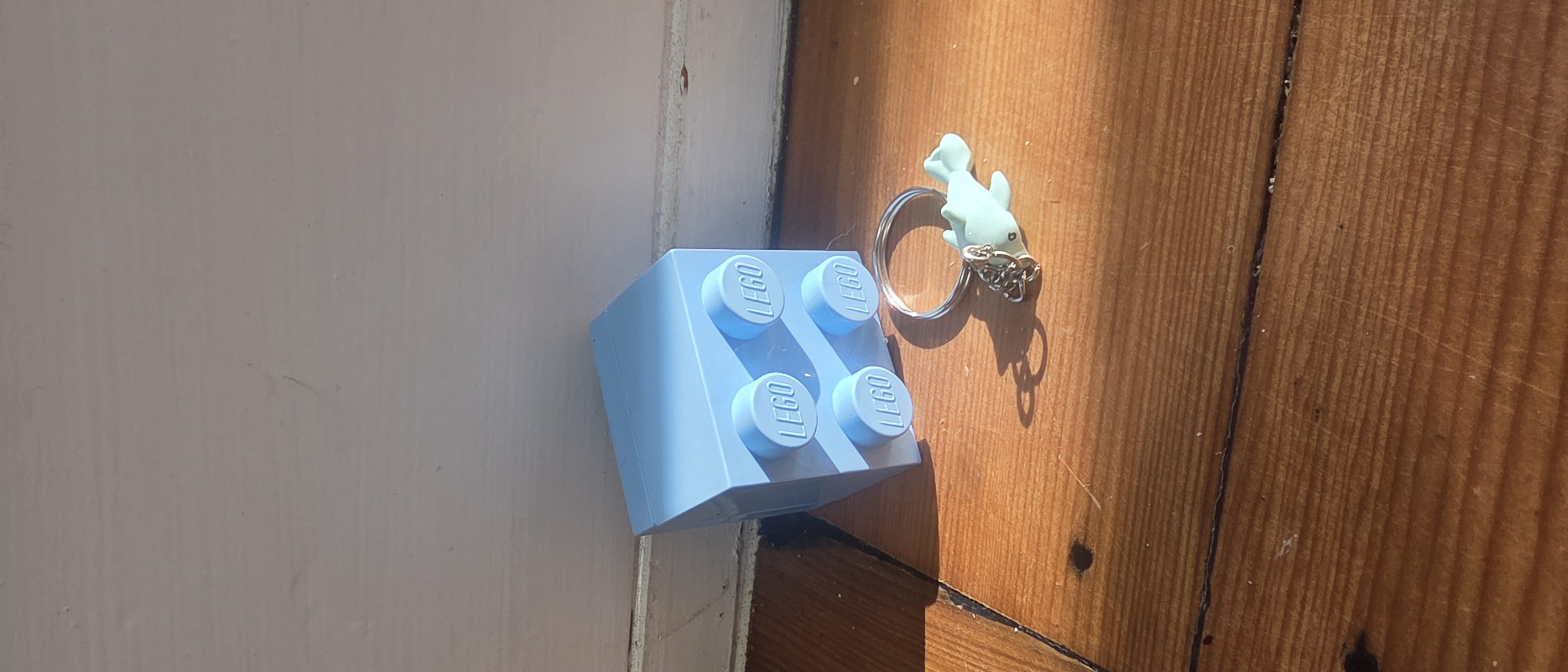 Small dolphin keychain 