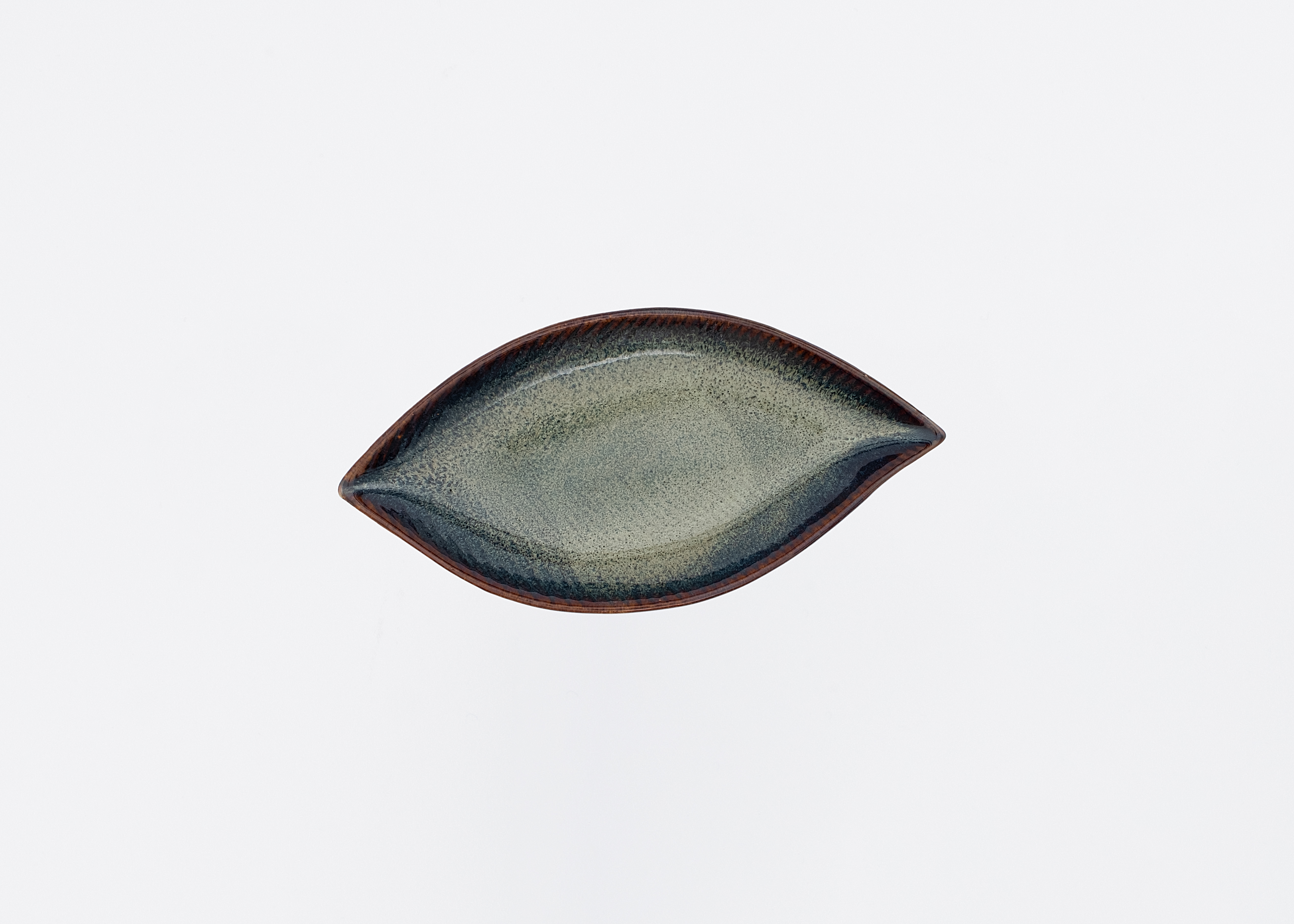 Pointed Leaf Plate