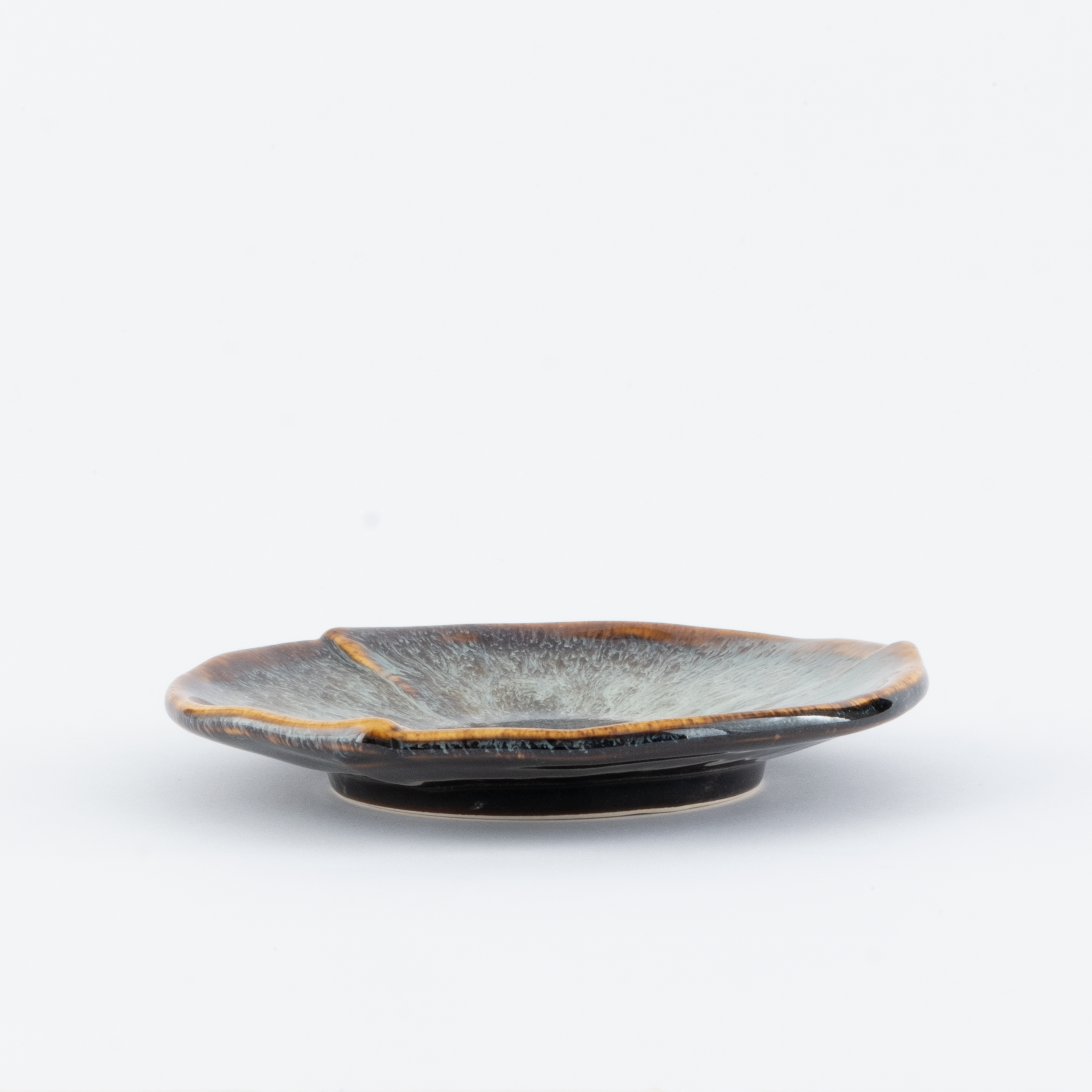 Crescent-Edge Plate