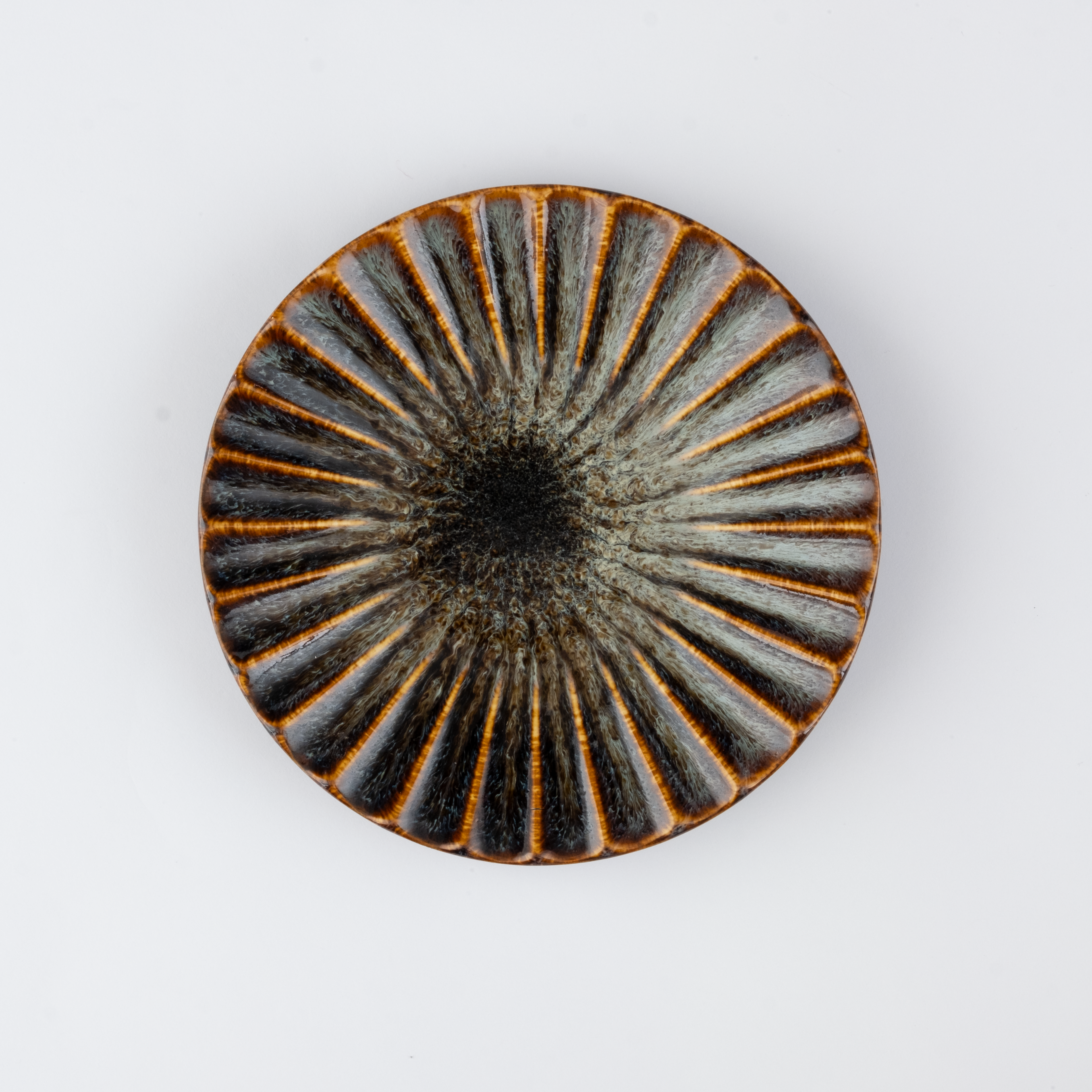 Fluted Harmony Plate