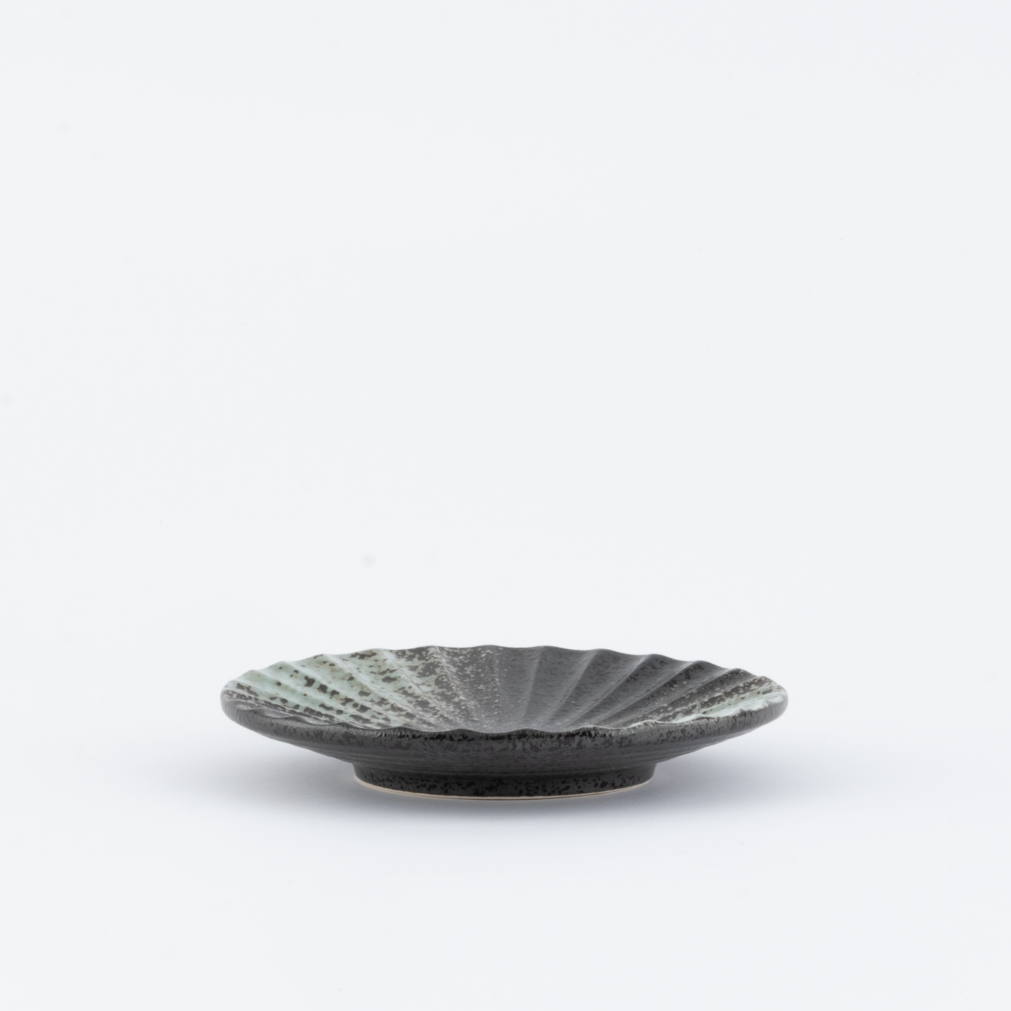 Fluted Harmony Plate