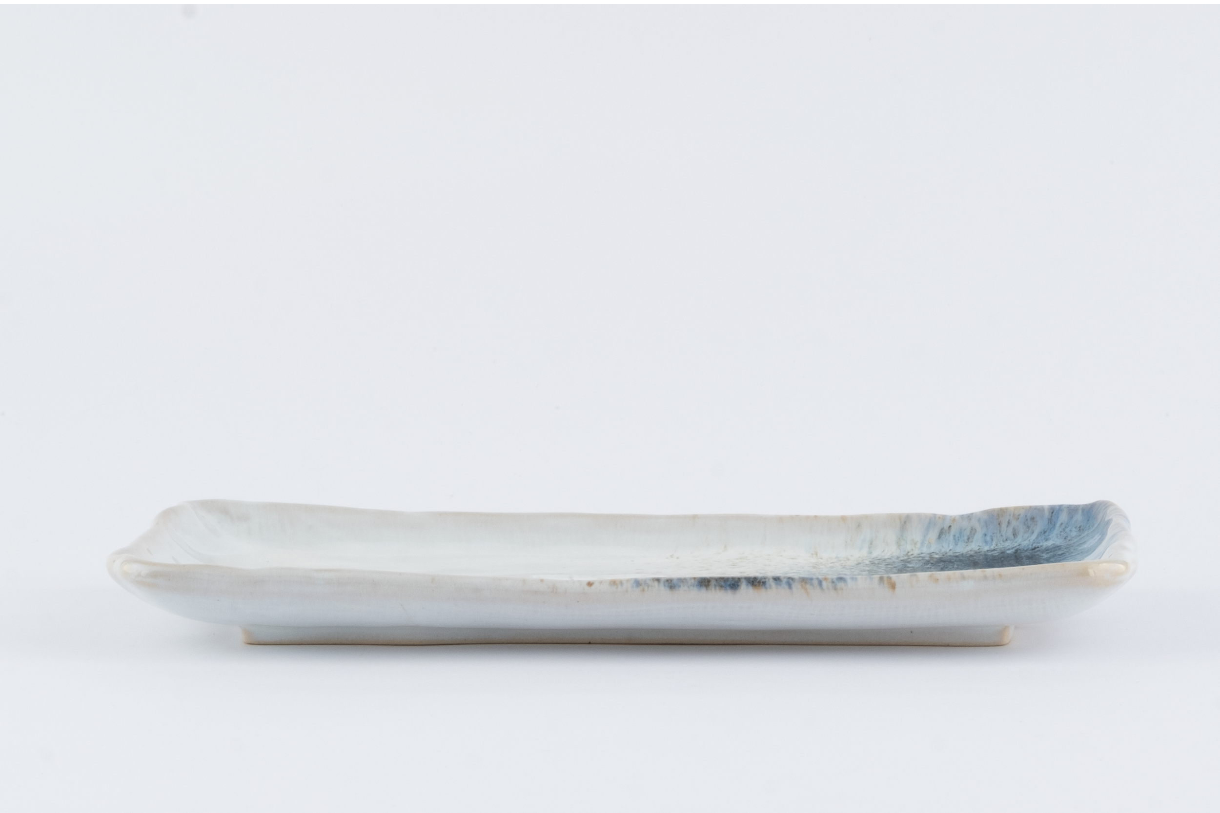 Edge-Contrast Platter