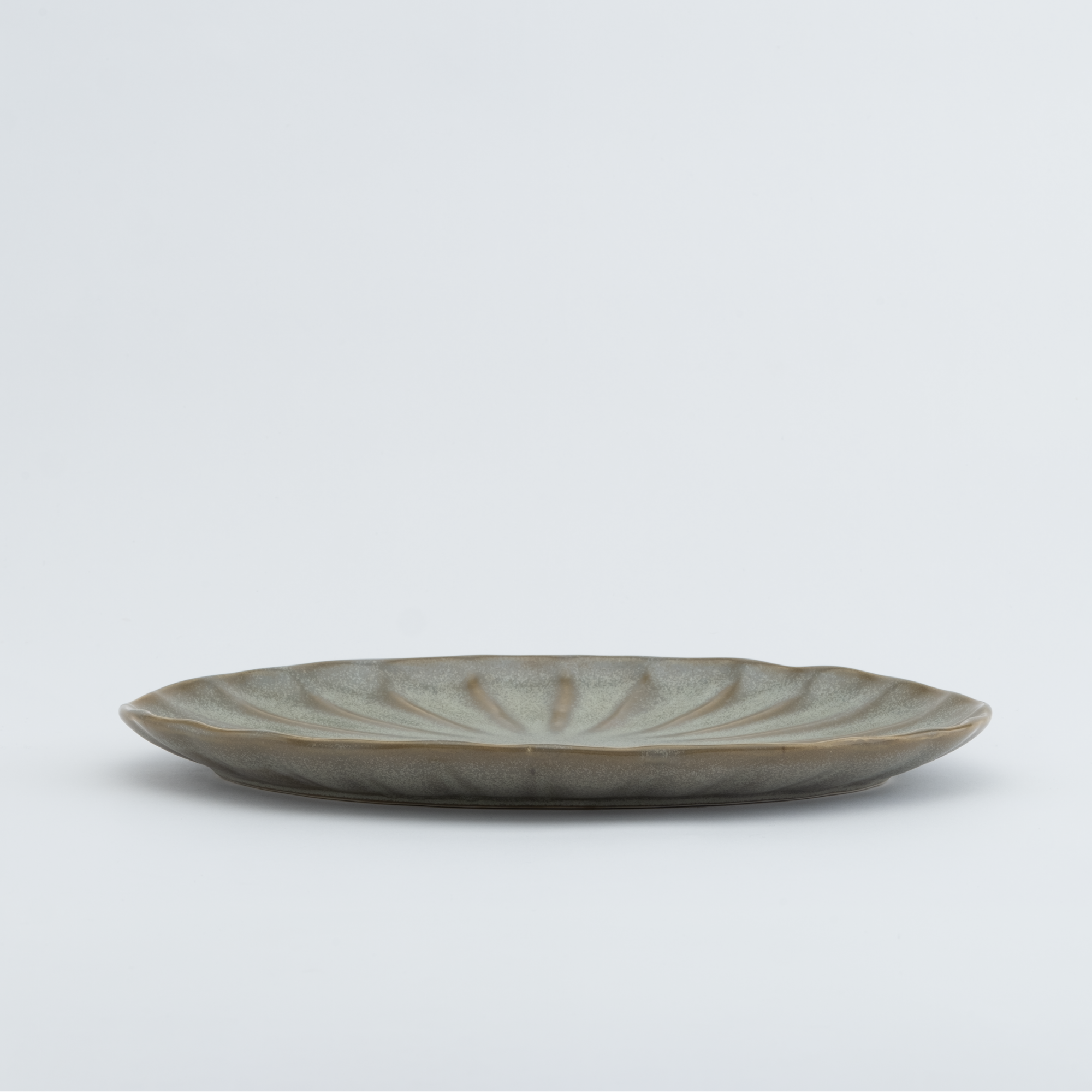 Ribbed Oval Plate