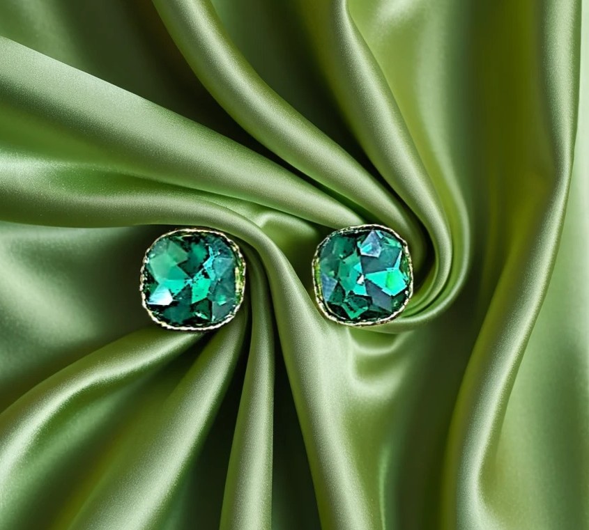 Elegant Green Stud Earrings ER-10