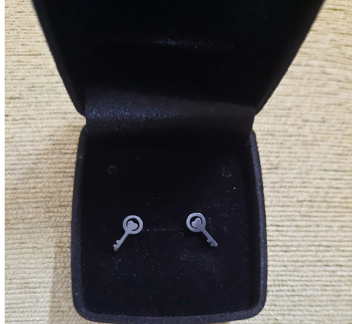 Silver Key Shaped Earrings ER-15