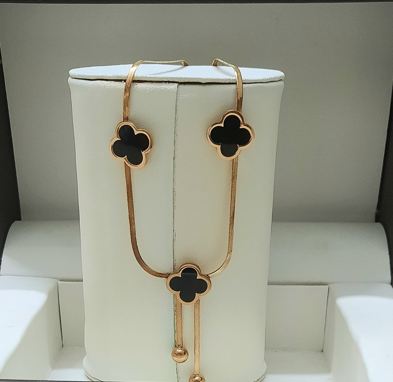 Elegant Flower Pendant Necklace NL-17