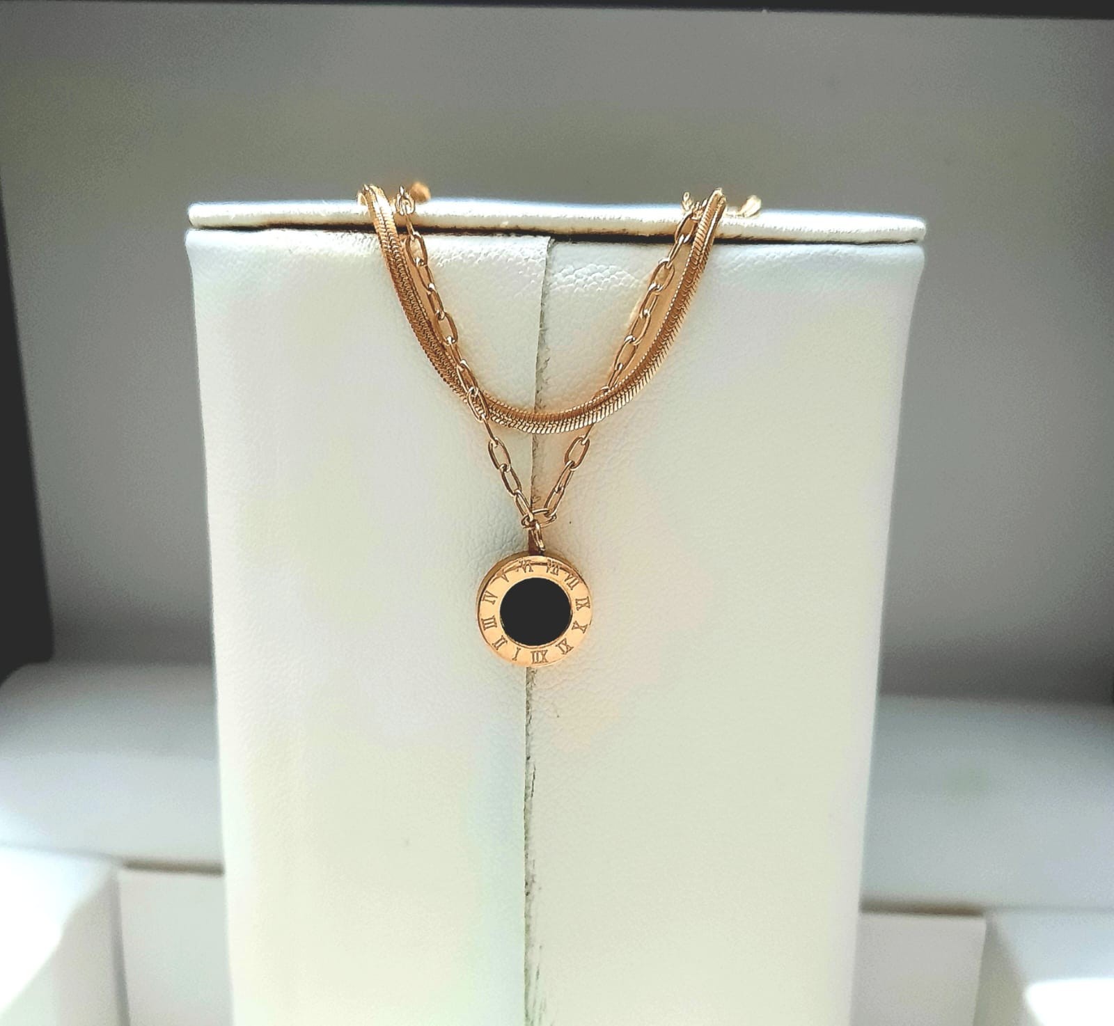Elegant Gold Pendant Bracelet BR-25