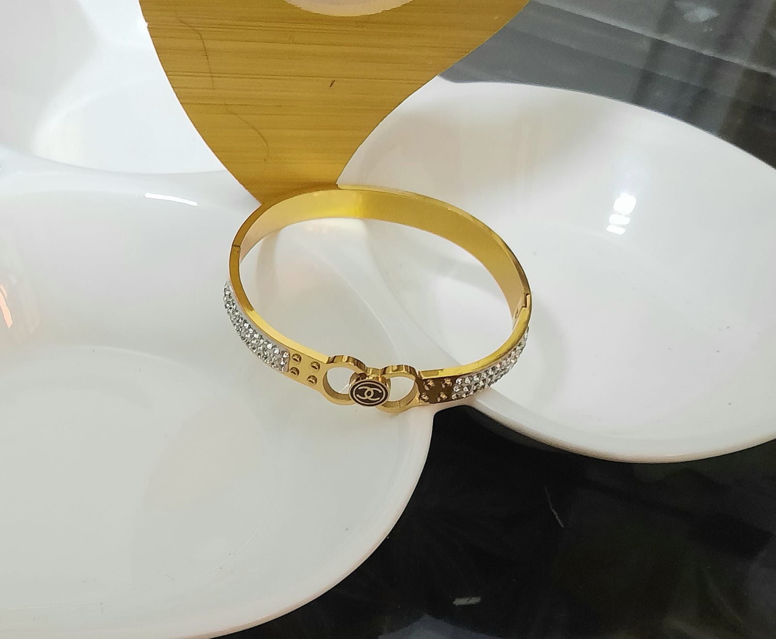 Elegant Gold-Plated Bracelet BR-39