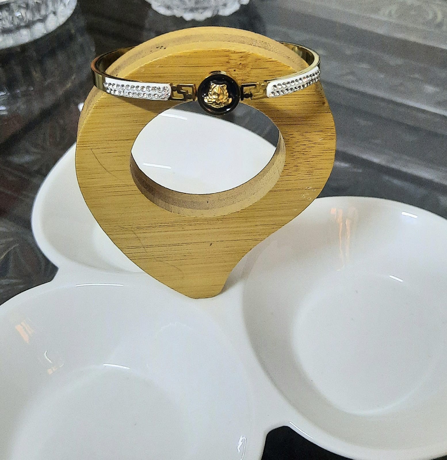 Elegant Gold-Plated Bracelet BR-41